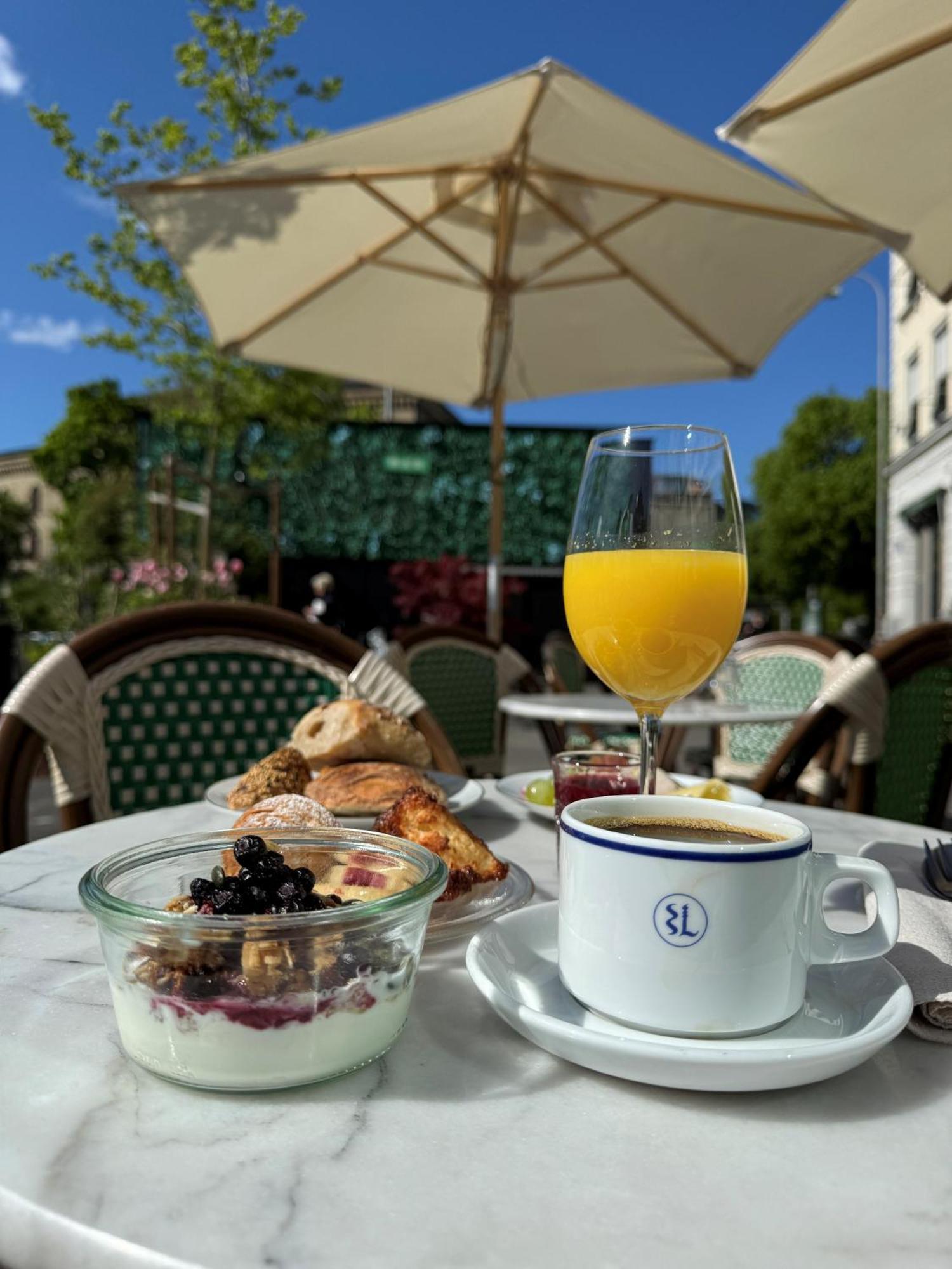 Flora Hotel 4*